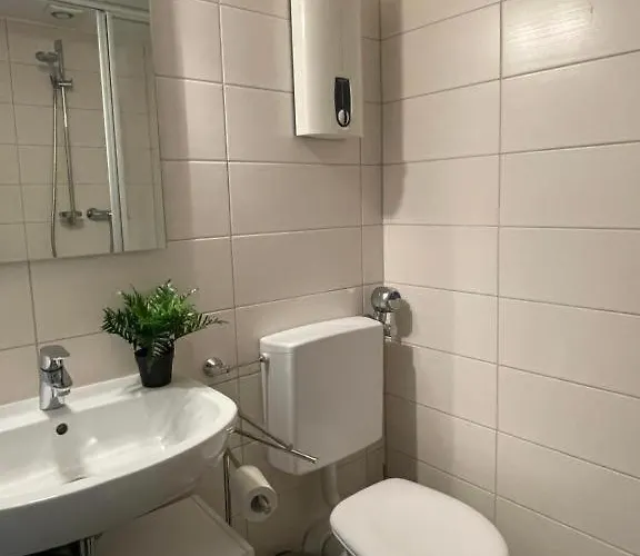 Gemuetliches Naehe Bahnhof Szálloda 3*